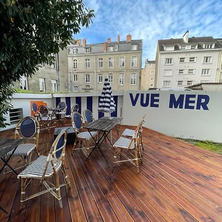 Demain Hotel 2*